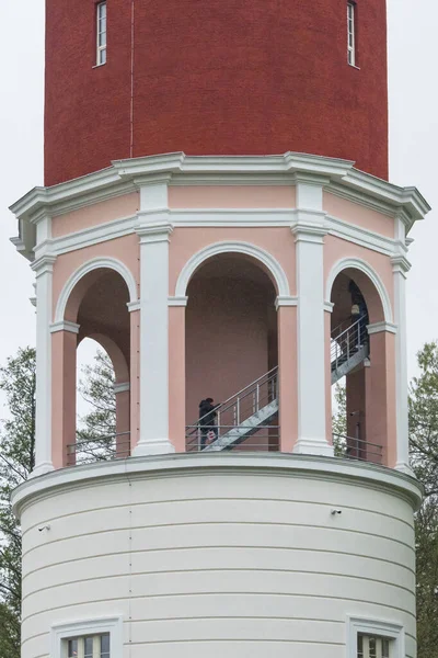Kemeri Letônia Pessoas Escalando Torre Água Kemeri Uma Atração Popular — Fotografia de Stock