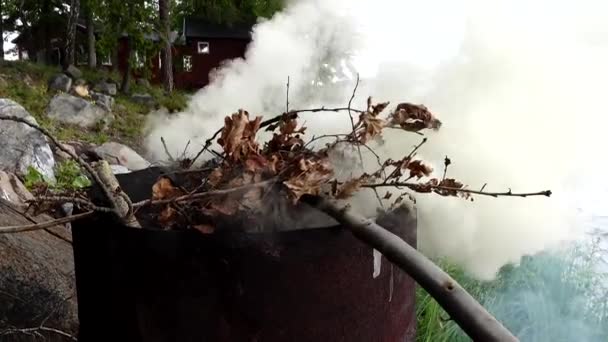 Fuego Humo Viejo Cepillo Combustión Tambor Aceite — Vídeos de Stock