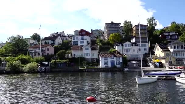 Estocolmo Suecia Casas Orilla Del Lago Malaren Distrito Malarhojden — Vídeos de Stock