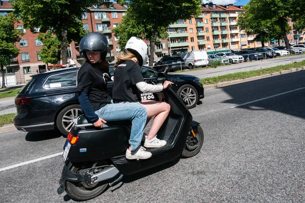 Stockholm Sweden Group People Ride Niu Electric Scooters Jamboree Town — Stock Photo, Image