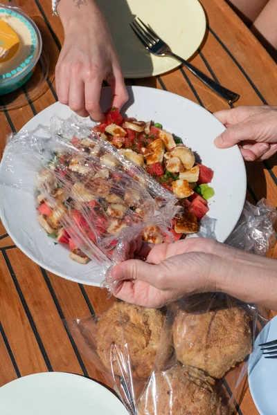 Stockholm Schweden Ein Picknick Lunchsalat Auf Einem Boot Bestehend Aus — Stockfoto
