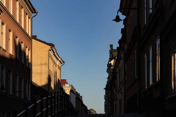 瑞典斯德哥尔摩索德马林市的典型的Brannkyrkagatan街 — 图库照片