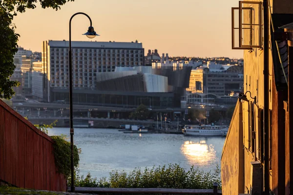 Stockholm Zweden Mensen Monteliusvagen Loopbrug Met Uitzicht Stad — Stockfoto
