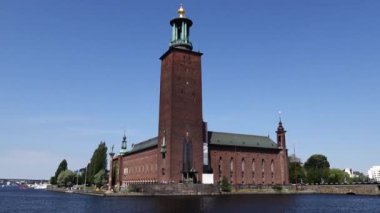 Stockholm, İsveç Belediye Binası veya Stadshuset geçiyor.