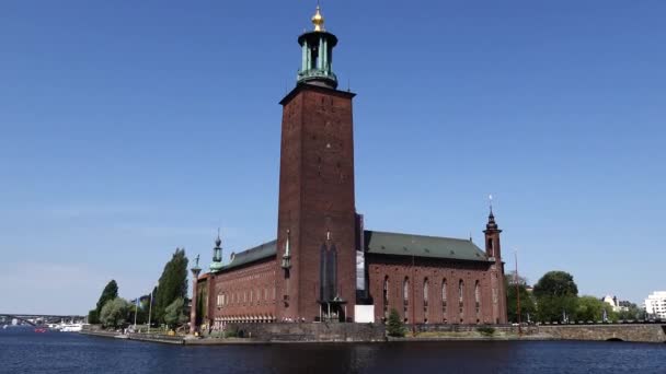 Stockholm Zweden Het Stadhuis Stadshuset Rolt Voorbij — Stockvideo
