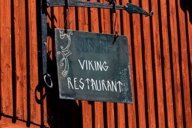 Birka, İsveç Viking restoranı için bir tabela.