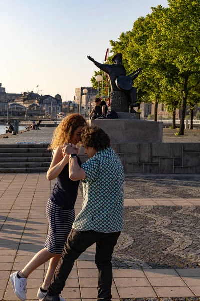 Stockholm Sweden Dancers Practive Tango Dancing Riddarholmen Water Landmark Statue — Stock Photo, Image