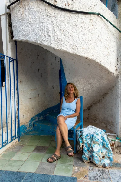 Ksamil Albania Woman Tourist Blue Outfit Sits Blue Stairwell — 图库照片