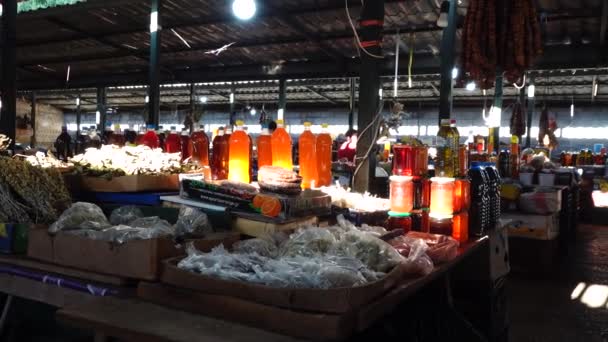 Saranda Albania Coloridas Botellas Miel Local Mercado — Vídeos de Stock