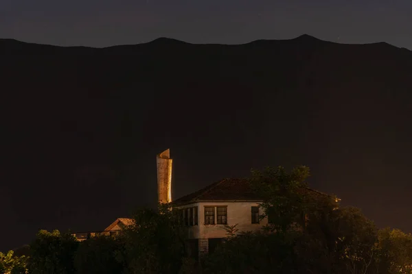 Gjirokaster Albania July 2022 Gjirokaster Obelisk Obelisku Arsimit Night — ストック写真