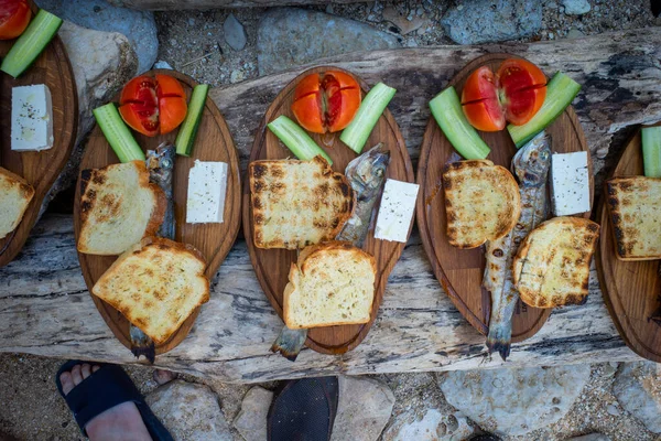 Ksamil Albania Picnic Lunch Grilled Seabass Feta Cheese Cucumber Tomato — Zdjęcie stockowe