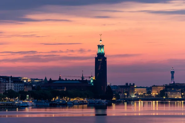 Stockholm Sweden City Hall Stadshuset Dawn Reflected Riddarjarden — Stock Fotó