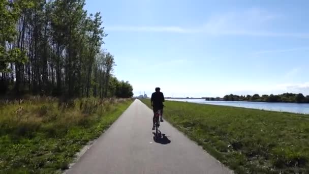 Copenhagen Denmark Bicycle Ride Canal Amager Natural Park — Stockvideo