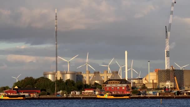 Copenhaga Danemarca Insula Refshaleoen Fundal Turbine Eoliene — Videoclip de stoc