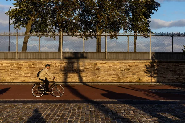 Копенгаген Данія Людина Їздить Машині Заході Сонця Півострові Лангеліне — стокове фото