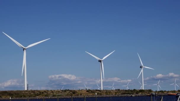 丹麦哥本哈根卡斯特鲁普机场附近的一个离岸风力发电场 — 图库视频影像
