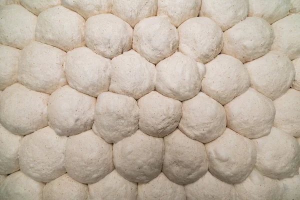 Świeże Ciasto Chlebowe Uformowane Bochenkach Gotowych Pieczenia — Zdjęcie stockowe
