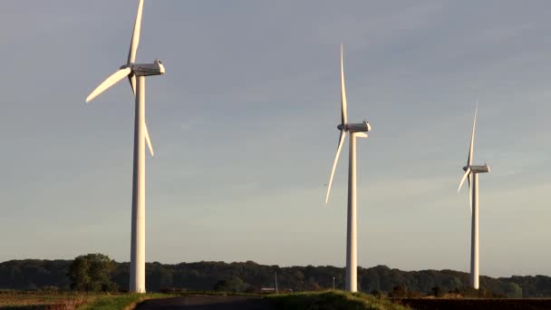 Lolland Dánsko Větrné Turbíny Víří Větru Slunečného Dne — Stock video