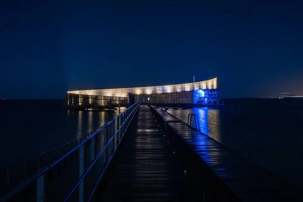 덴마크 코펜하겐 순에서 밤에크 목욕을 — 스톡 사진