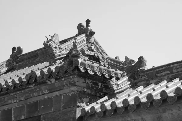 Fancy glazed tile roof in the Eastern Royal Tombs of the Qing Dy — Stock Photo, Image