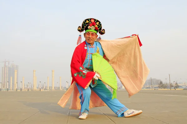 People wear colorful clothes, yangko dance performances in the s — Stock Photo, Image