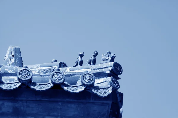 清の東部の王家の墓で派手な艶をかけられたタイル屋根 dy — ストック写真