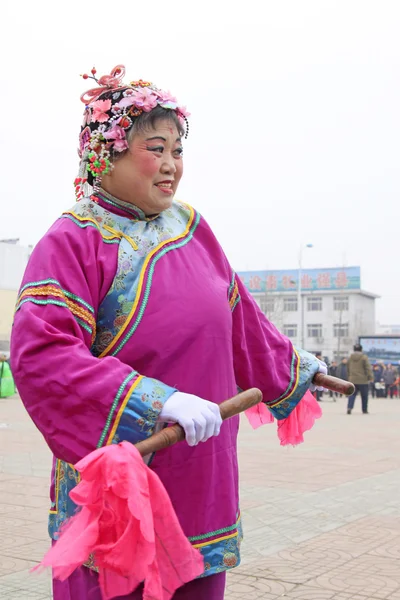 People wear colorful clothes, yangko dance performances in the s — Stock Photo, Image