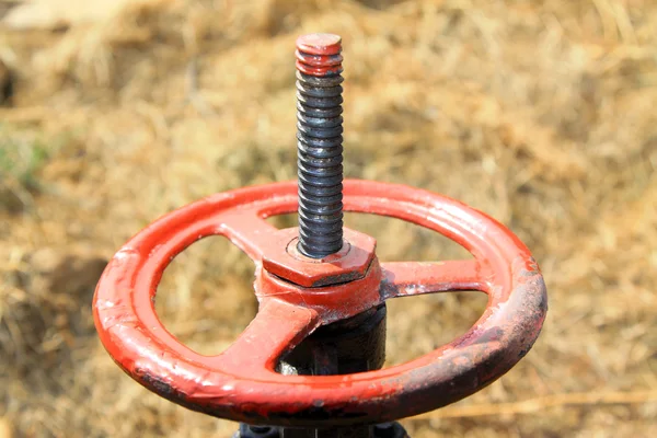 Roda de metal, válvula de controle de tubulação — Fotografia de Stock