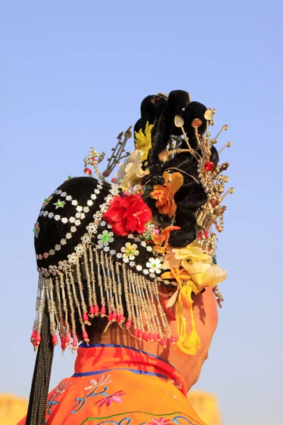 Διακόσμηση μαλλιών για την άνοιξη yangko Φεστιβάλ χορού χορού στην Κίνα — Φωτογραφία Αρχείου