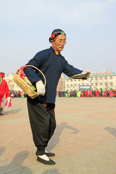 People wear colorful clothes, yangko dance performances in the s — Stock Photo, Image