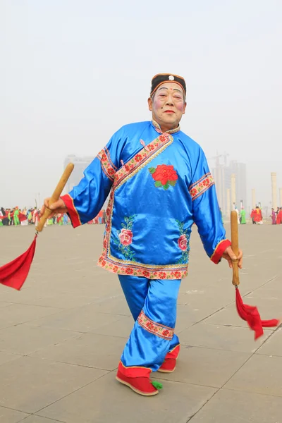 People wear colorful clothes, yangko dance performances in the s — Stock Photo, Image