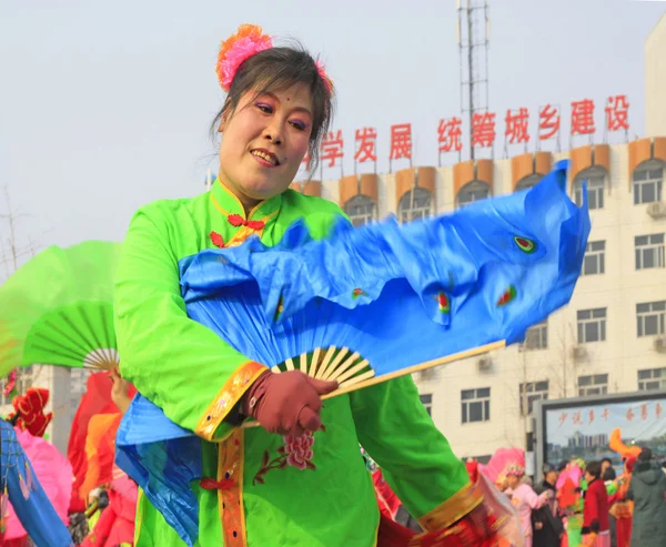 People wear colorful clothes, yangko dance performances in the s — Stock Photo, Image