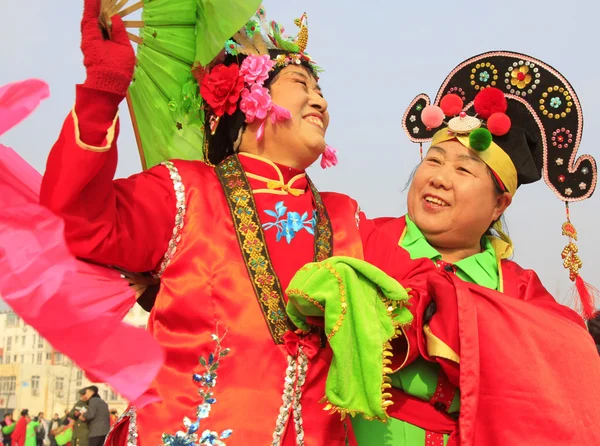 People wear colorful clothes, yangko dance performances in the s — Stock Photo, Image