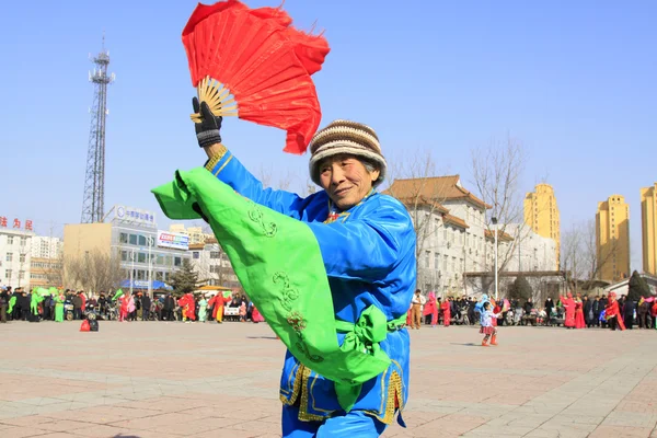 People wear colorful clothes, yangko dance performances in the s — Stock Photo, Image