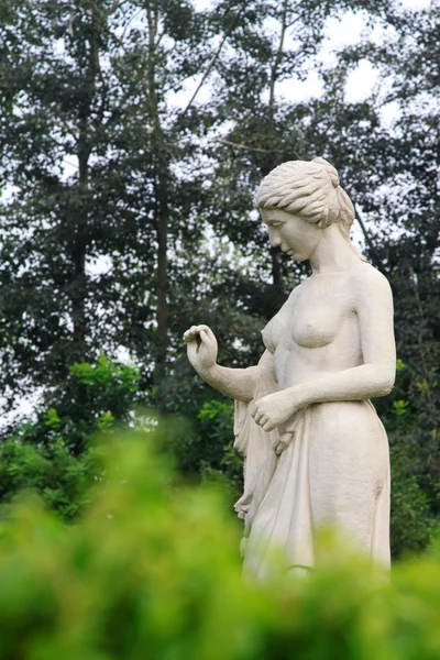 Lady nude stone sculpture in the Stone Door park, Shijiazhuang, — Stock Photo, Image