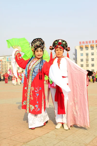 People wear colorful clothes, yangko dance performances in the s — Stock Photo, Image