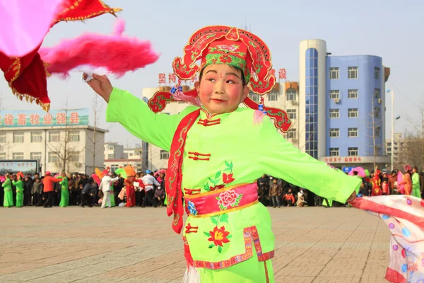 People wear colorful clothes, yangko dance performances in the s — Stock Photo, Image