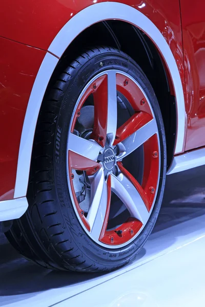 Car wheels in a car sales shop — Stock Photo, Image