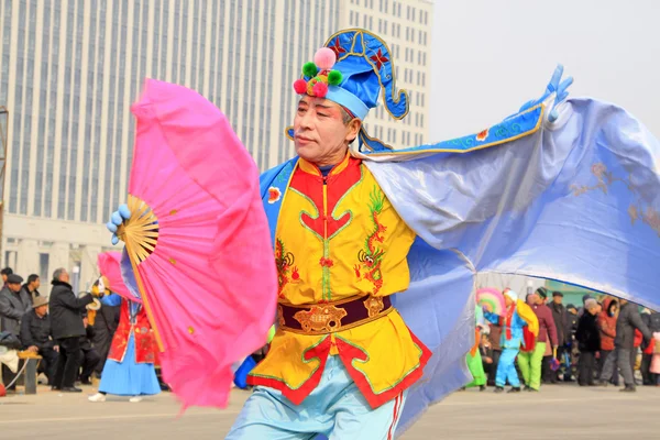 People wear colorful clothes, yangko dance performances in the s — Stock Photo, Image