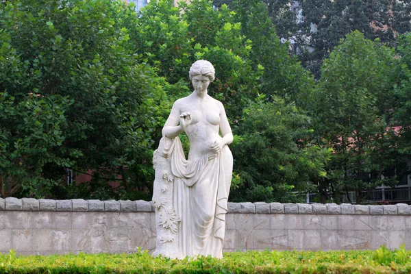 Lady escultura de pedra nua no parque Stone Door, Shijiazhuang , — Fotografia de Stock