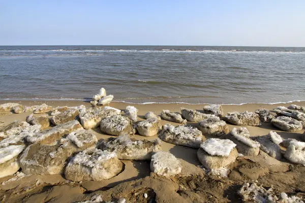 Wybrzeżu pozostały lód naturalnej scenerii — Zdjęcie stockowe