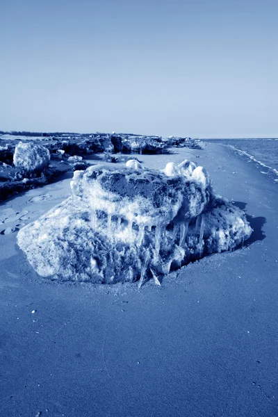 Wybrzeżu pozostały lód naturalnej scenerii — Zdjęcie stockowe
