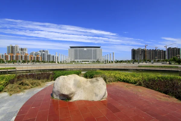 Kwadrat architektury krajobrazu w parku, w północnej części Chin — Stockfoto