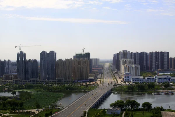 Architecture de bâtiment de ville dans le nord de la Chine — Photo