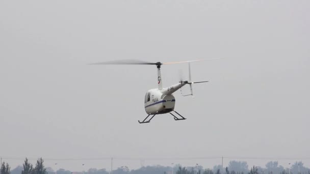 Helikoptery Latają Powietrzu Wysokiej Jakości Materiał Filmowy Fullhd — Wideo stockowe