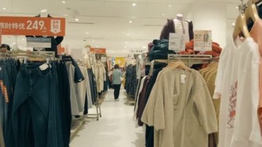 XIAN, Çin - 30 DEC 2019: alışveriş merkezinde sahne. Yüksek kalite 4k görüntü