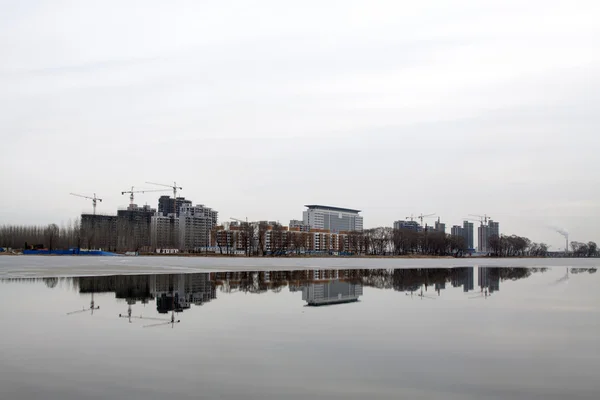 Unfinished building at the waterfront, north china — Stock Photo, Image