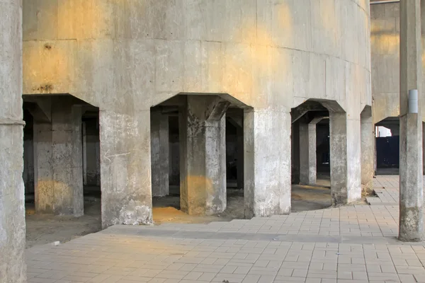 Bâtiment abandonné dans une usine — Photo