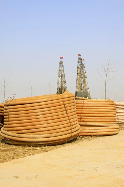 Foratura derrick in una miniera di ferro, Cina — Foto Stock