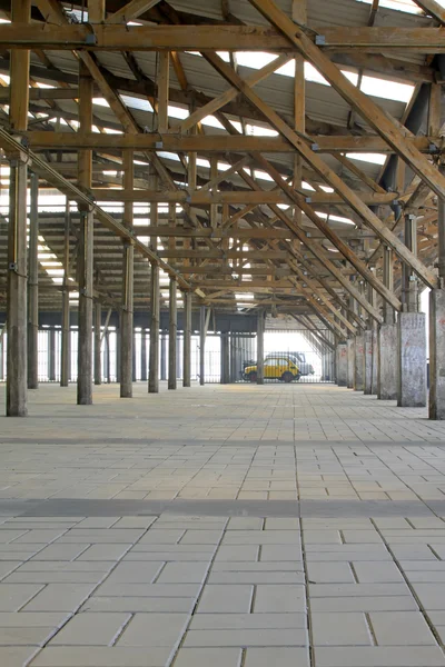 工場で放棄されたストレージ ・ スペース — ストック写真